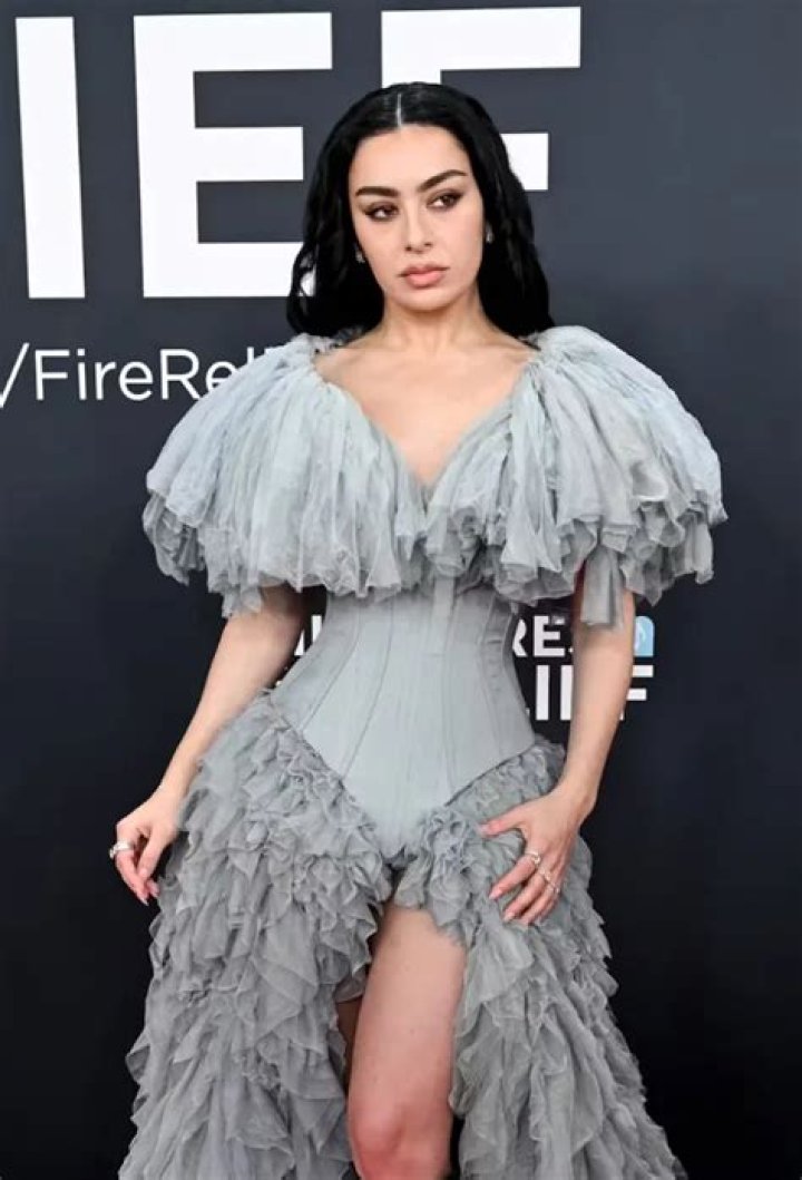 Charli XCX Age, Height, Weight, Body Measurements, Net Worth