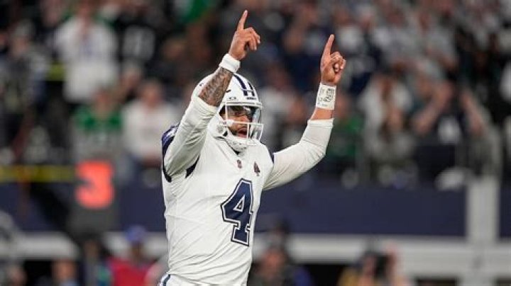 Dak Prescott's girlfriend Natalie Buffett makes bold fashion statement
