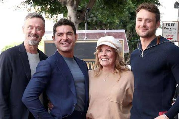 David Efron Bio, Age, Facts, Net Worth, Height, Career