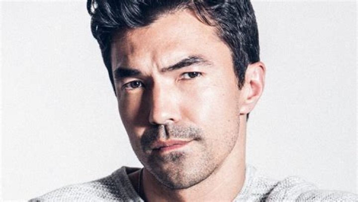 Ian Anthony Dale Interview For Hawaii Five0 Video POPSUGAR Celebrity