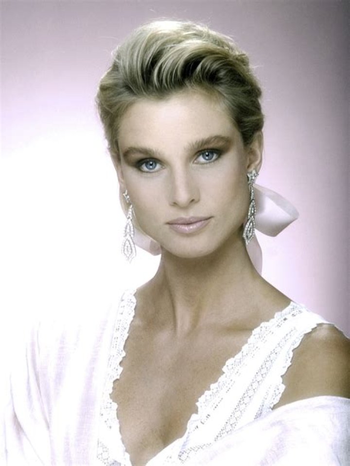 Nicollette Sheridan's Height, Weight, Measurements & More