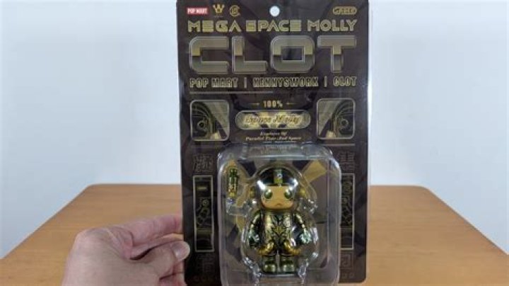 Unboxing Pop Mart Mega Space Molly 1000 Space Molly X Instinctoy YouTube