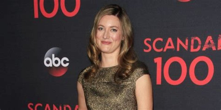 Zoe Perry Net Worth 2024 Wiki, Married, Family, Wedding, Salary, Siblings